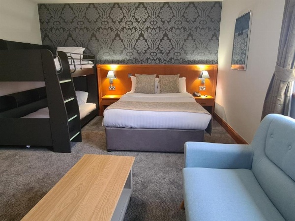 Leitrim Marina Hotel image 19